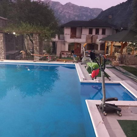 Villa Kuca Za Odmor Sa Bazenom Diva Grabovica à Jablanica Extérieur photo