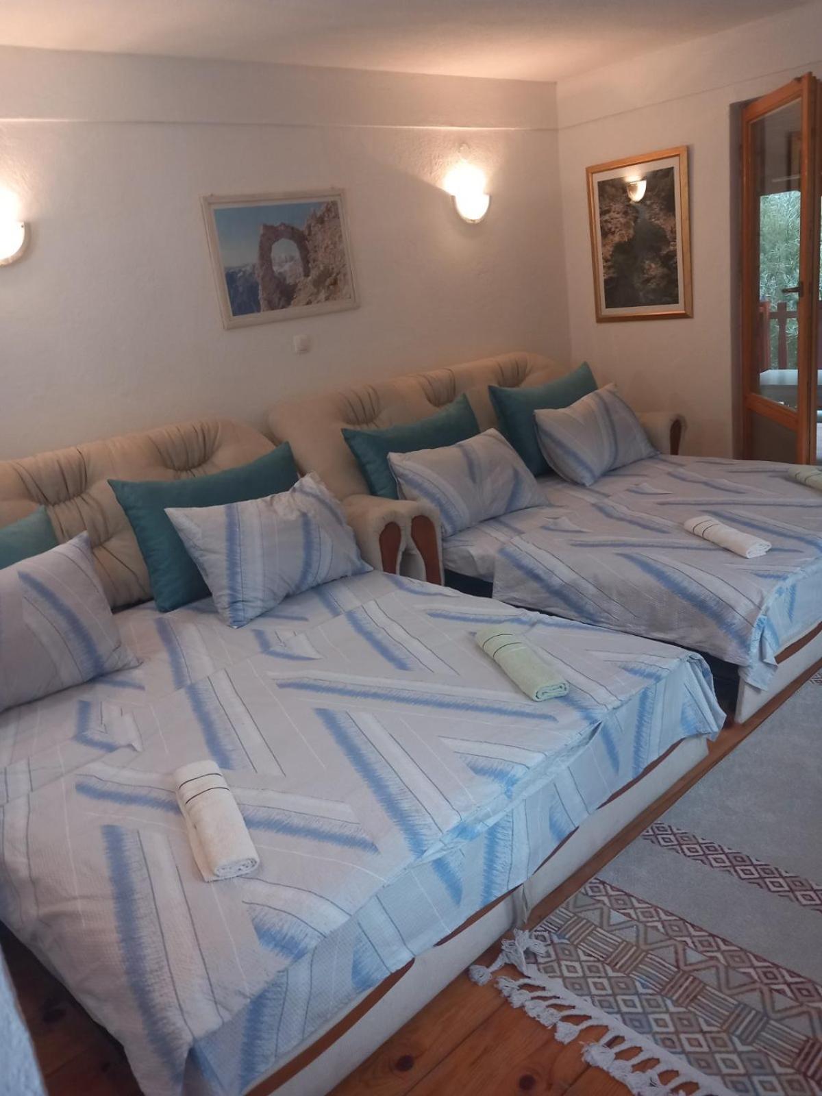 Villa Kuca Za Odmor Sa Bazenom Diva Grabovica à Jablanica Extérieur photo